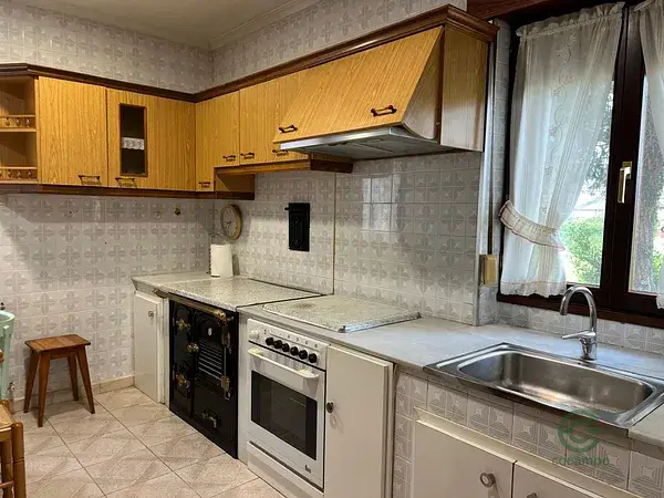 Casa en Navia Asturias 5 dormitorios Jardin anexos
