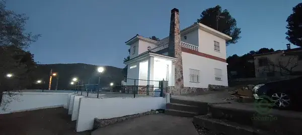 Casa Independiente en Subirats con Piscina y Barbacoa