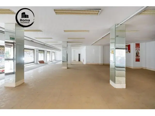 Local Comercial en La Chana Granada 260m2 Amplio y Luminoso