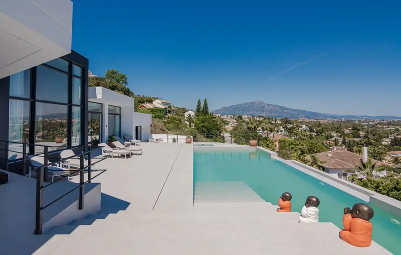 Alquiler Piso 6 Dormitorios Lujo Benahavis Vistas Mar Spa Gimnasio