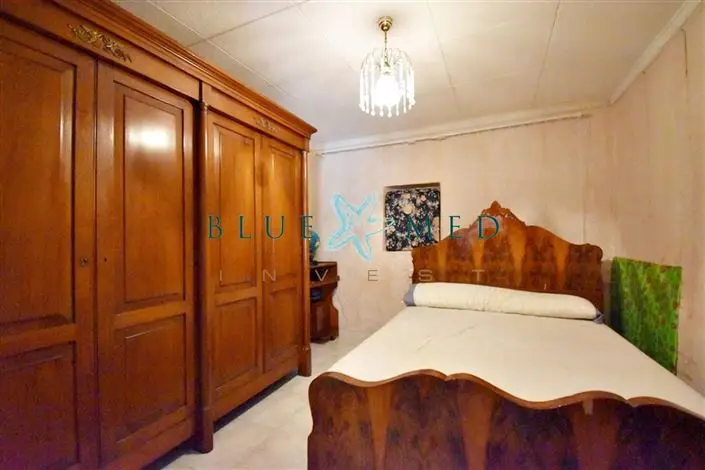 Villa de 5 Dormitorios en Venta 220000m2