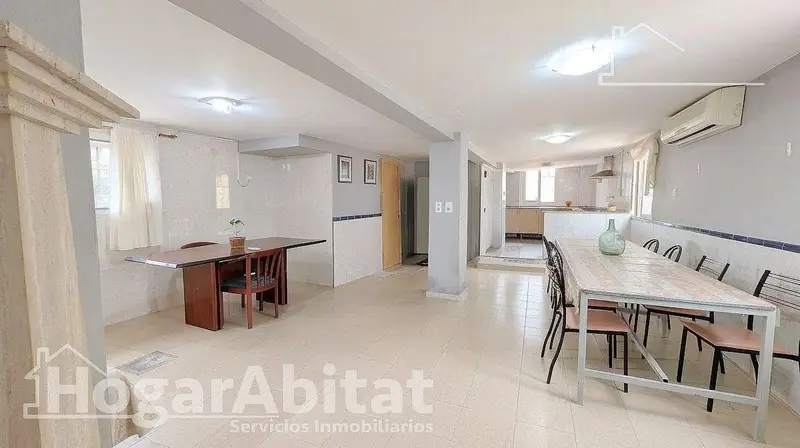 Casa amplia en Torrent con garaje y dos terrazas