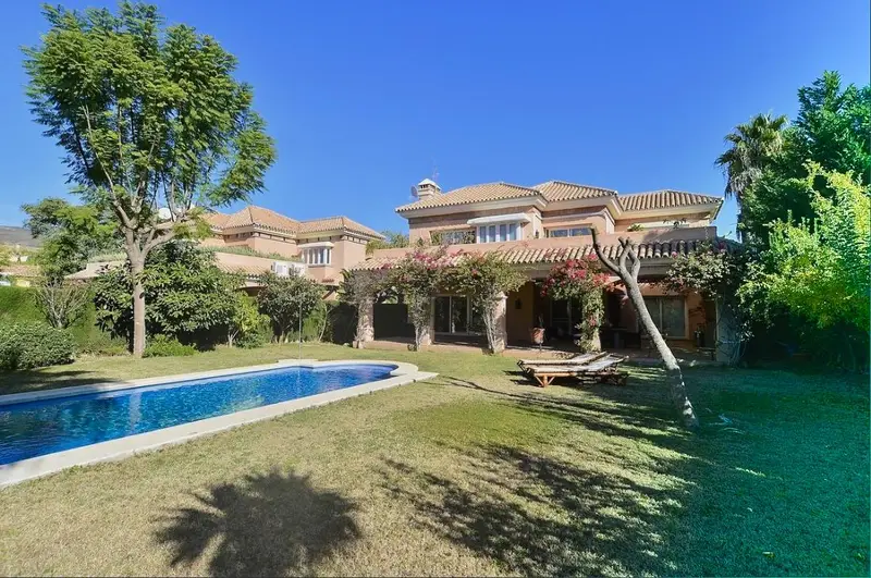 Villa Lujosa 4 Dormitorios Las Brisas Marbella