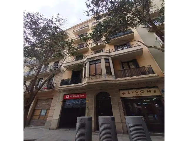 Local Comercial 120m2 Plaza Lesseps Barcelona