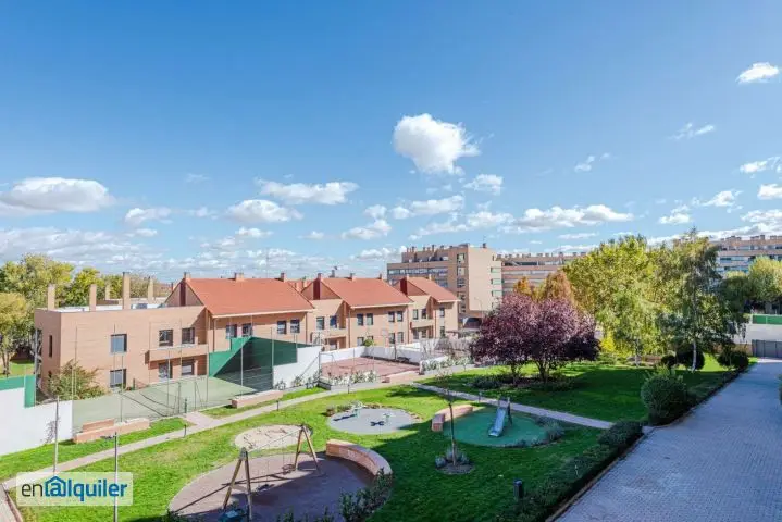 Alquiler piso Madrid 2 dormitorios piscina garaje trastero