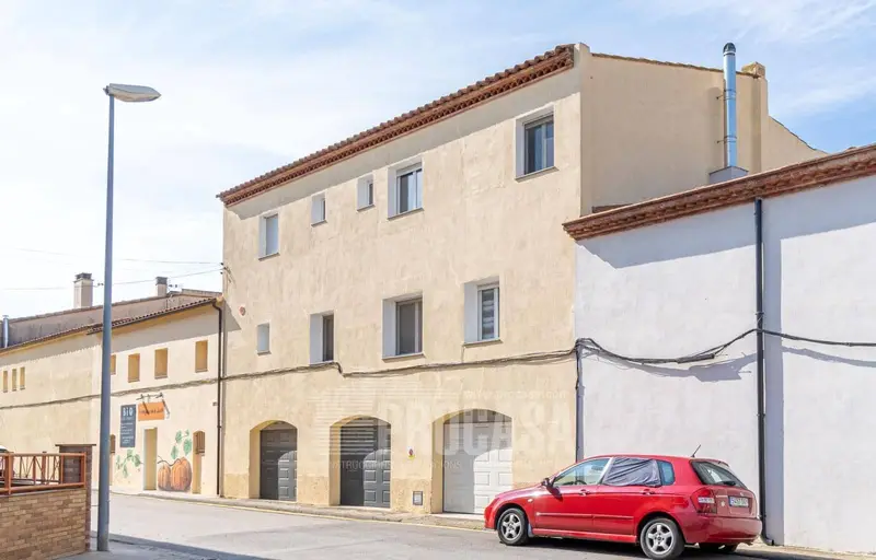Chalet Reformado Castelló dEmpúries 6 Garajes
