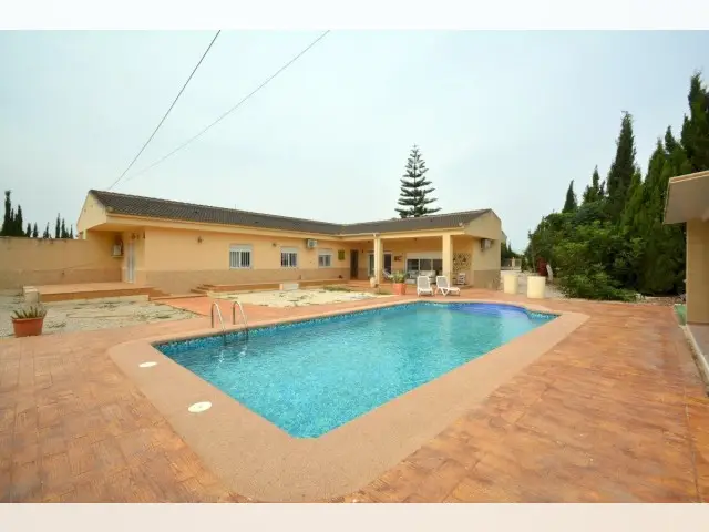 Casa Rural 7 Dormitorios Almorad

