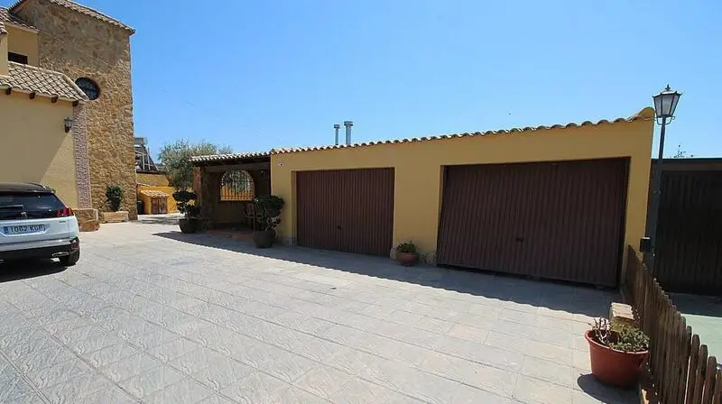Villa 4 Dormitorios Bigastro 3000m2 Terreno Piscina Garaje