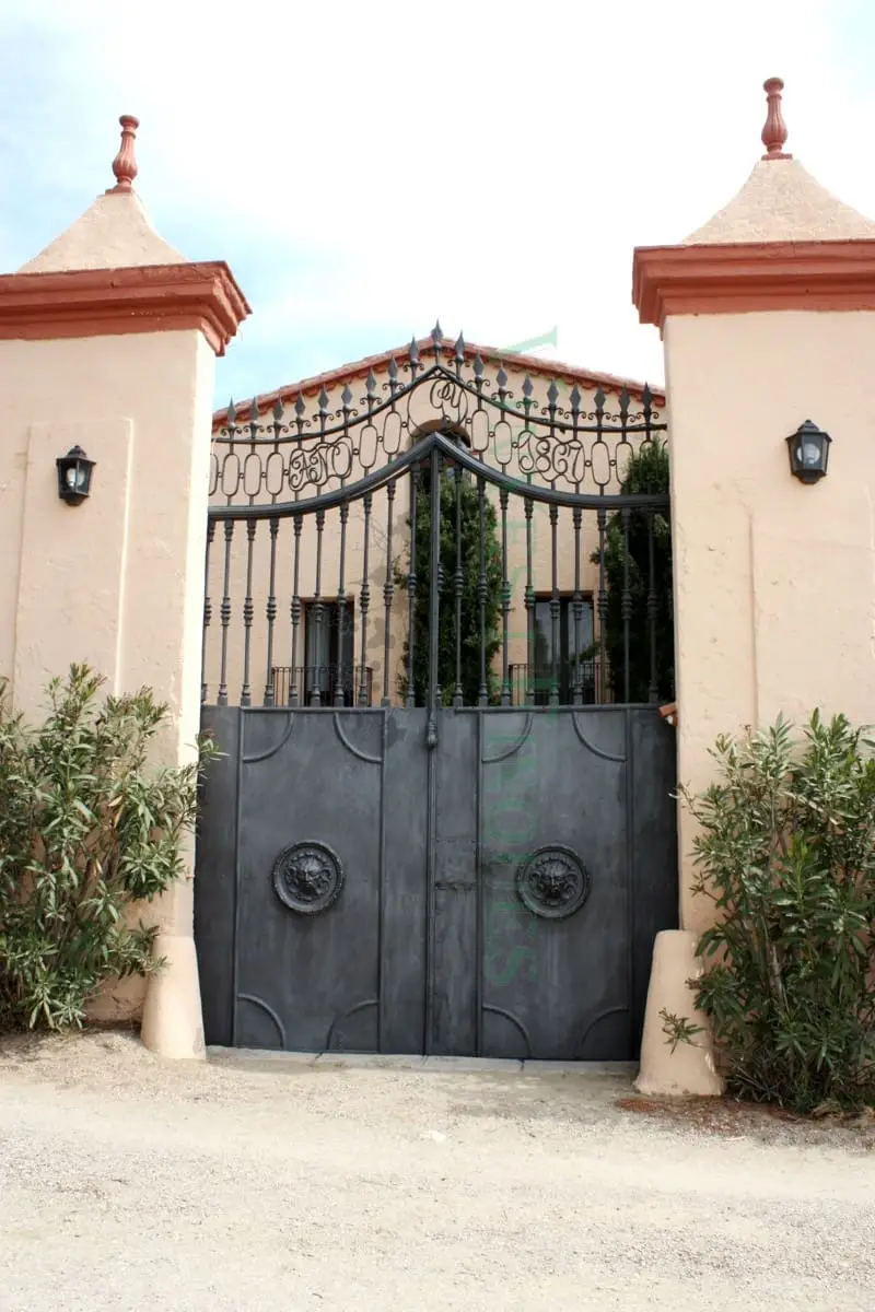 Finca Rustica Priorat Venta Masia Bodega Viñedos Olivos