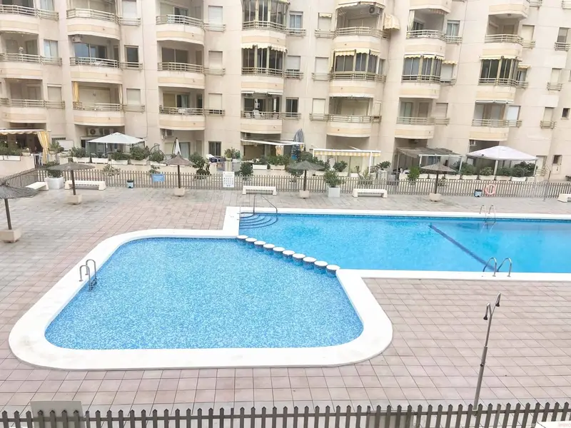 Apartamento en alquiler en El Campello, Alicante