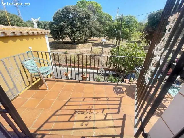 Chalet en Venta Esclanya Girona con Garajes Terraza y Patio
