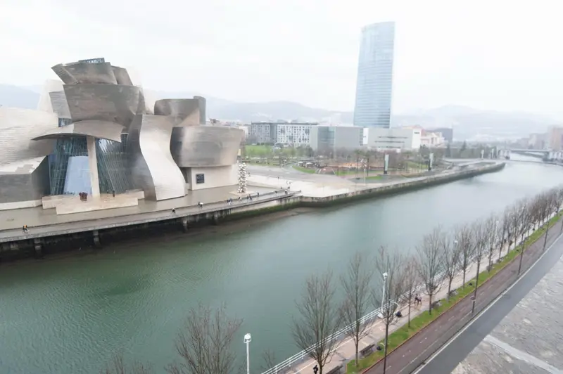 Vivienda 134m2 utiles 2 Garajes Terraza Bilbao Reforma