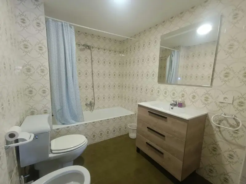 Habitacion Amueblada Pamplona Wifi Lavadora Baño Compartido