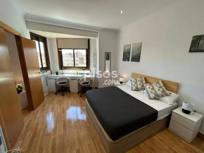 Habitacion Doble en Coliving Collblanc para Estudiantes y Profesionales