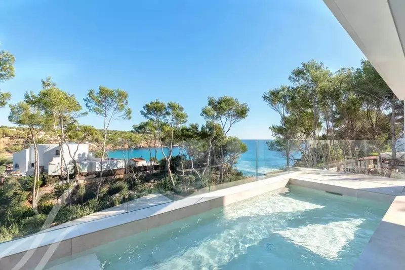Apartamento de Lujo en Cala Llenya Ibiza 4 Dormitorios Piscina Privada