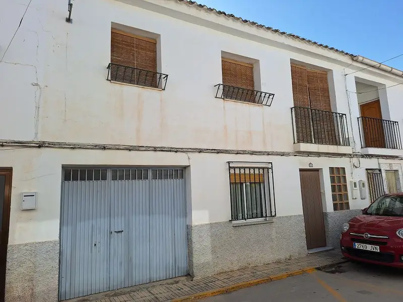Venta Casa de 5 habitaciones en Centro, Huéscar - Ref: 02502