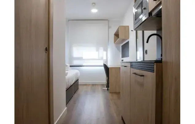 Estudio Amueblado en Madrid con Gimnasio y Piscina