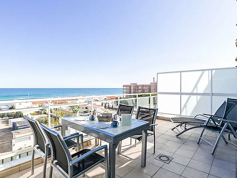 Apartamento en Denia con Vistas al Mar