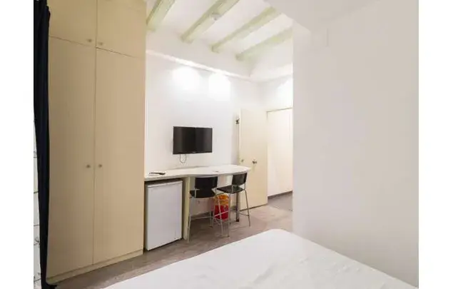 Estudio 18m2 amueblado El Raval Barcelona