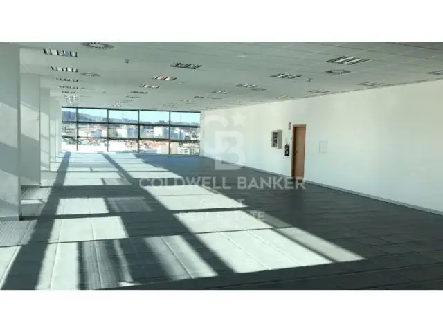 Oficina en Edificio Proa Matogrande 394m2