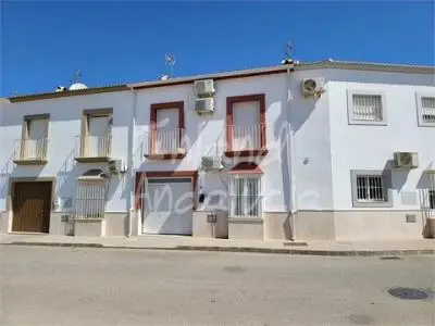 Casa en Aguadulce con Vistas al Campo y Aparcamiento