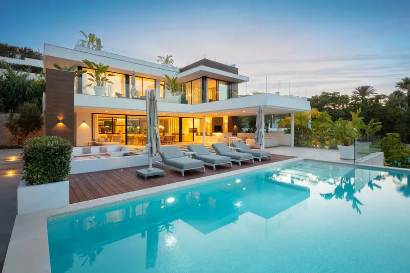 Villa Moderna de Lujo en Nueva Andalucia con Vistas Panorámicas