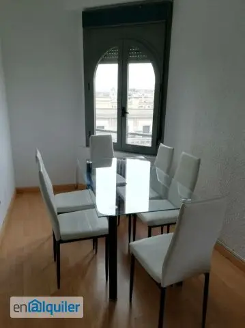 Alquiler Piso Centro con Ascensor Reformado 65m2