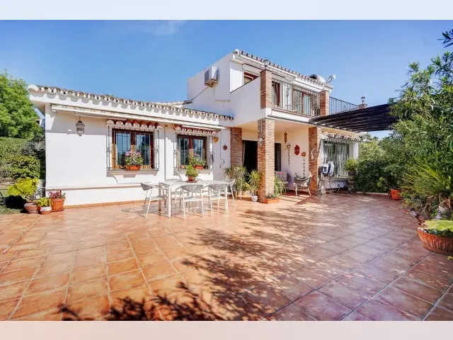 Villa en Calahonda 4 Dormitorios Cerca de la Playa