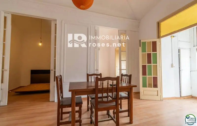 Edificio en Venta La Jonquera Girona 2 Pisos Reforma