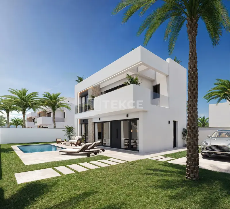 Villas de Lujo en Resort Murcia: Piscina Privada y Solarium