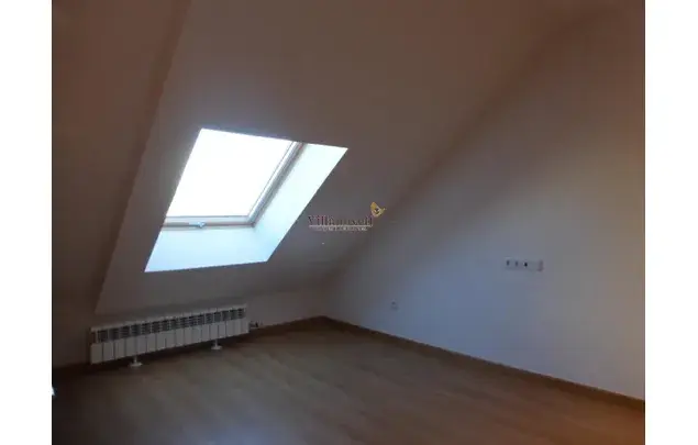 Rent 2 bedroom apartment of 100 m² in Alpuente