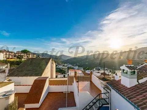 Casa en Canillas de Albaida 3 Dormitorios 1 Baño Azotea Vistas