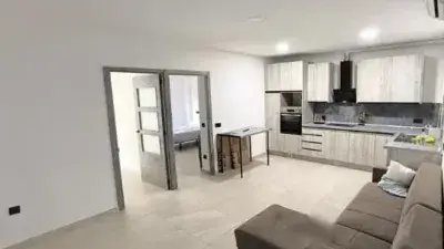 Planta Baja con Terraza en Eixample Reformada