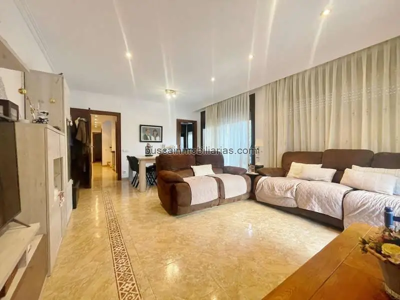 Chalet en Venta Amer 5 Dormitorios 2 Baños Garaje Doble
