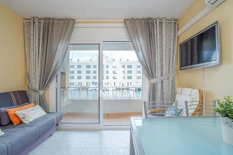 Apartamento en Port Moxo Empuriabrava con Vistas al Canal
