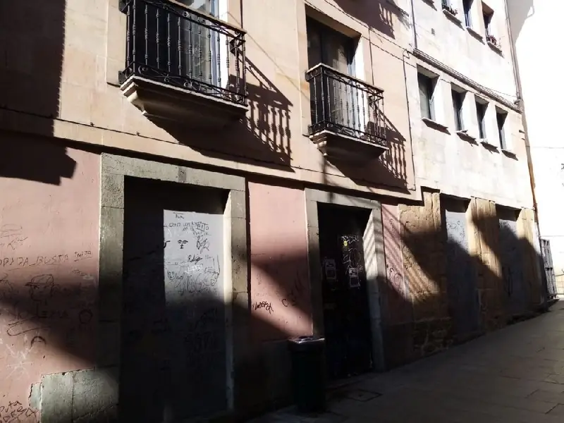 Venta Local Comercial con Terraza en Oviedo Centro