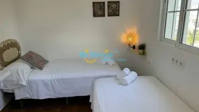 Casa Adosada en Nerja con Piscina Privada y Jacuzzi Cerca de la Playa