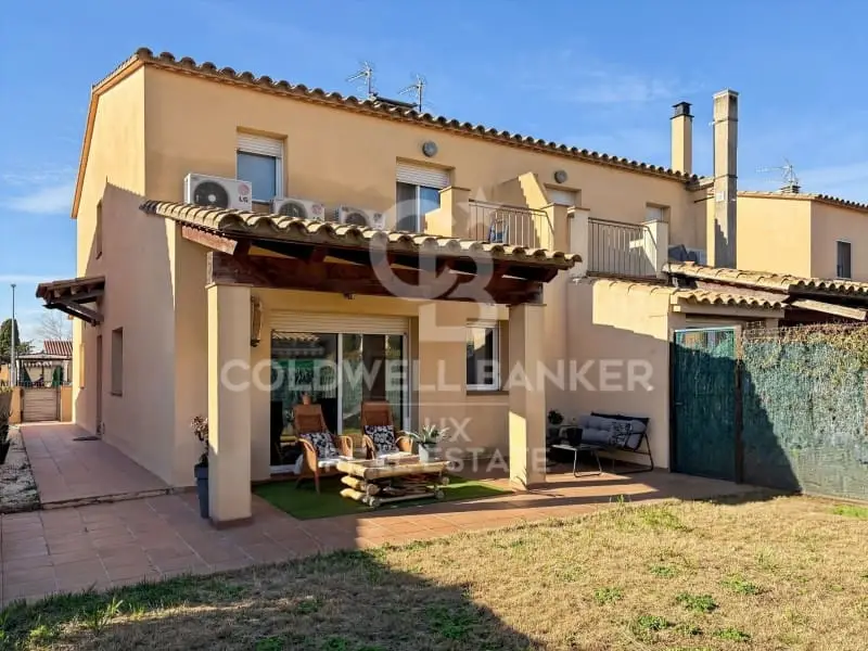 Chalet en Venta Empuriabrava con Jardin y Garaje