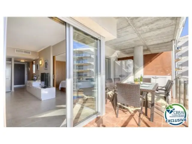 Apartamento en Venta Santa Margarita Roses con Terraza y Piscina