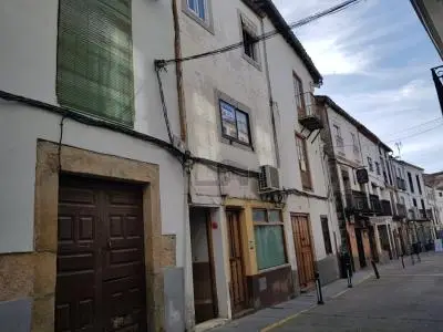 Chalet adosado a reformar en Hervás