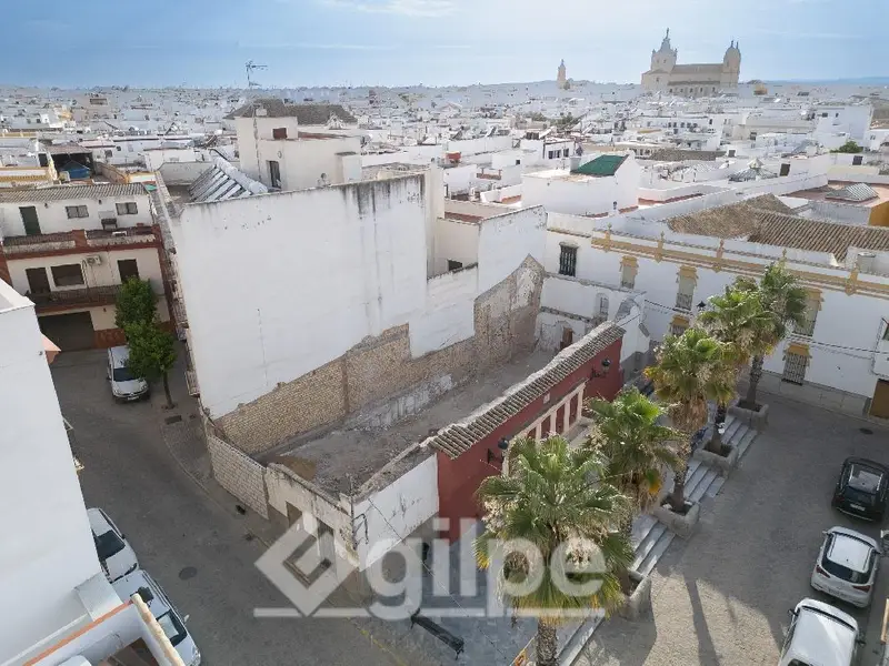 Solar en Centro Marchena Proyecto y Licencia Incluidos