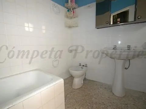 Casa de Pueblo con 6 Dormitorios en Arenas de Velez