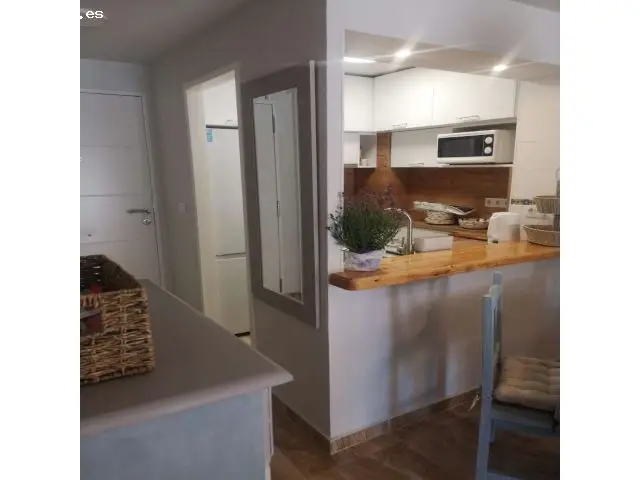 Apartamento con Vistas al Mar 2 Dormitorios Amueblado