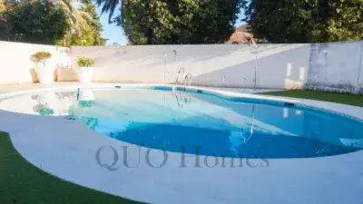 Piso en venta en Jerez Centro: 3 dormitorios, garaje y piscina
