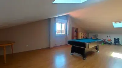 Chalet Pareado en Alovera con Piscina y Garaje