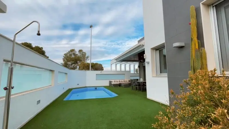 Villa en Venta Mil Palmeras 3 Dormitorios Piscina Privada