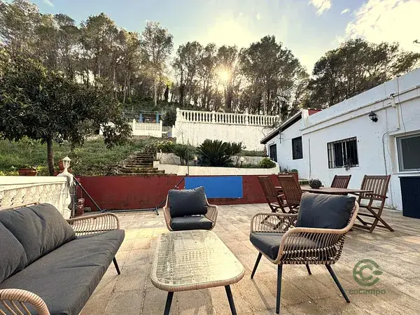 Chalet con Piscina en Urbanizacion Santa Marina Cerca de Alzira