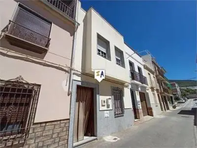 Casa de 6 Dormitorios en el Centro de Rute, Córdoba