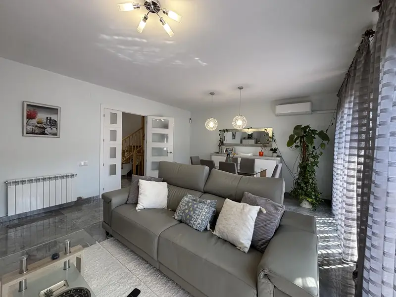 Casa Pareada Moderna en Vilafortuny 229m2