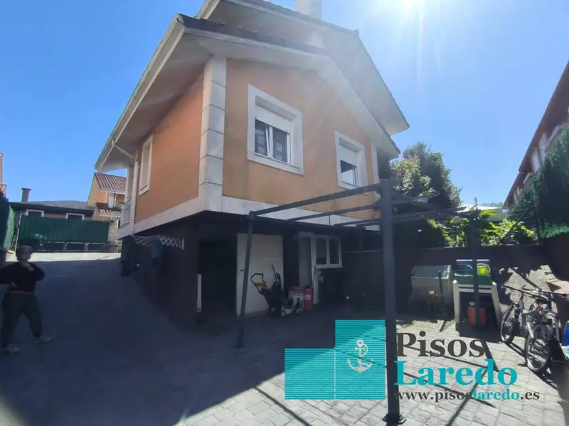 Venta Chalet con garaje en Alisas Ampuero